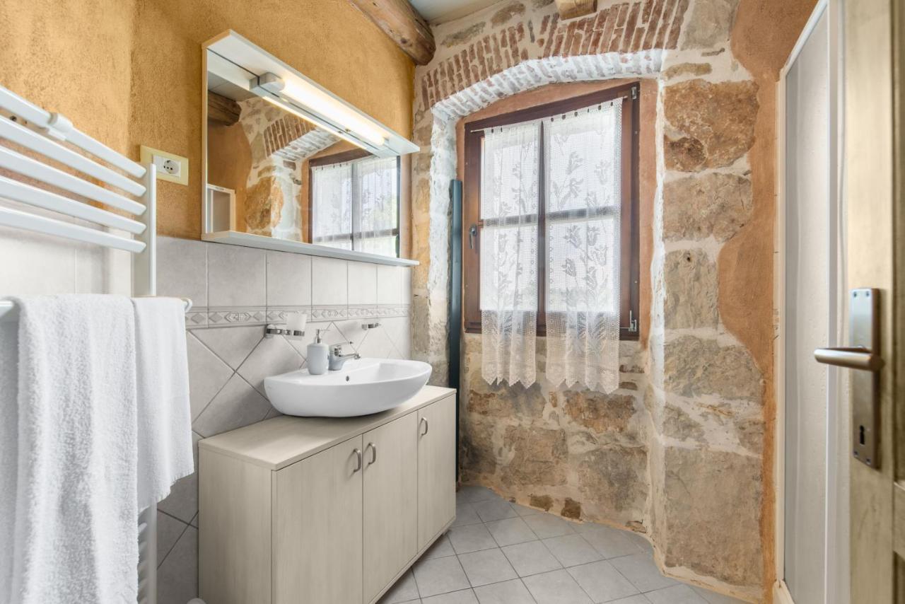 Villa Antonci-18, Pool, 3 Houses, Jacuzzi, Private Territory Antonci  Εξωτερικό φωτογραφία