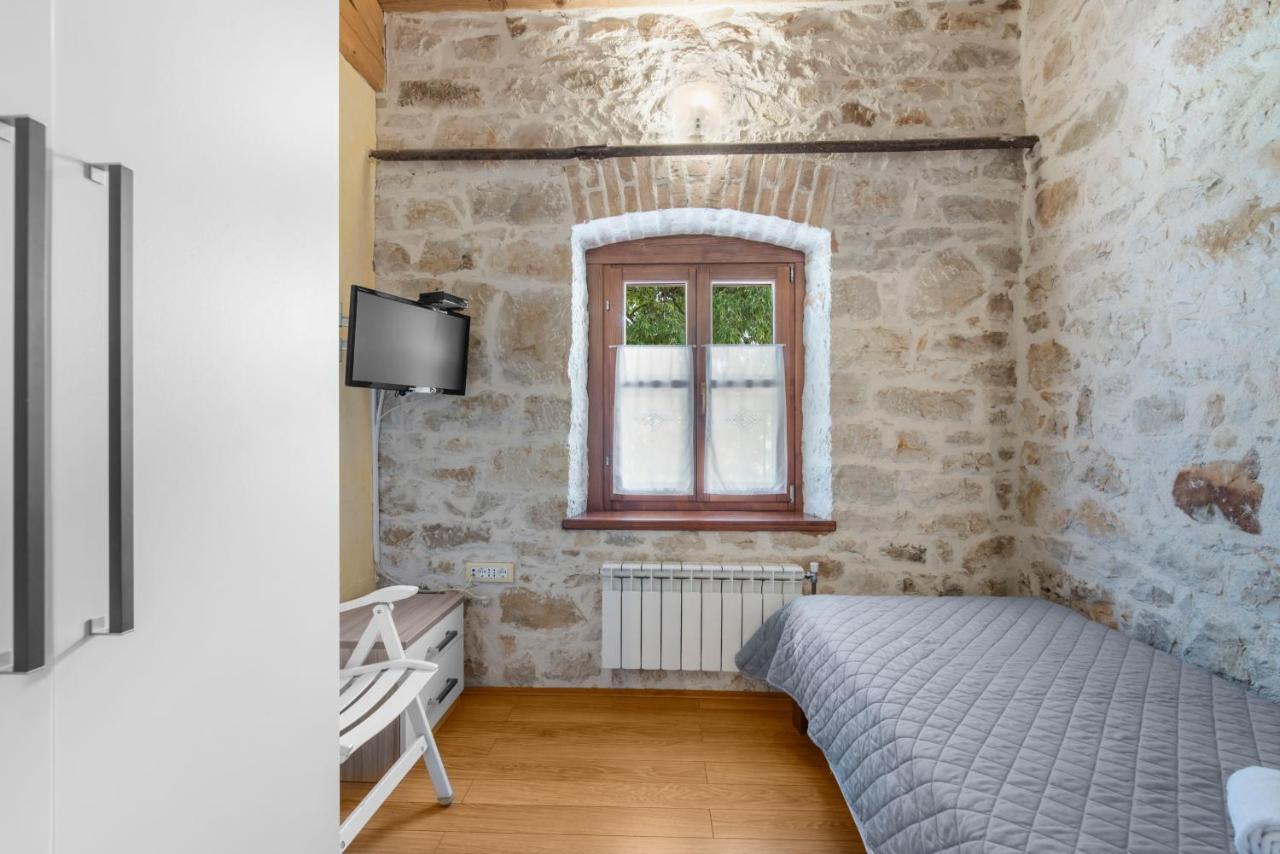 Villa Antonci-18, Pool, 3 Houses, Jacuzzi, Private Territory Antonci  Εξωτερικό φωτογραφία